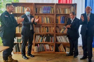 Donan 200 libros para internos de la penitenciaría de Misiones - .::Agencia IP::.