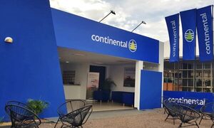 Banco Continental marca presencia en la Expo Canindeyú y realizá la inauguración oficial de su stand
