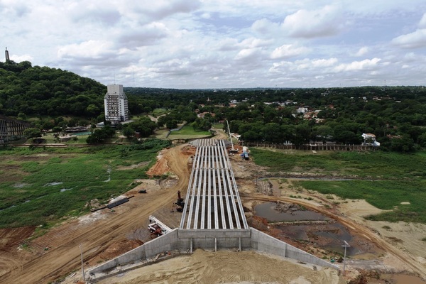 Colocaron la última viga del puente de 180 metros de la Costanera Sur