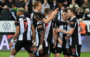 Con Almirón jugando casi todo el partido, Newcastle suma una victoria clave