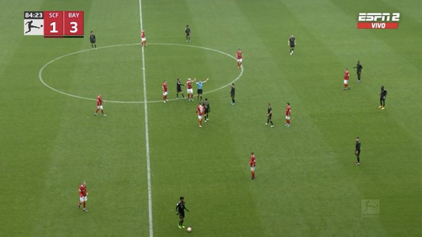 Bayern mantiene los puntos a pesar de jugar con 12 jugadores - La Prensa Futbolera