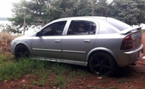 Encuentran abandonado auto utilizado durante asalto frustrado