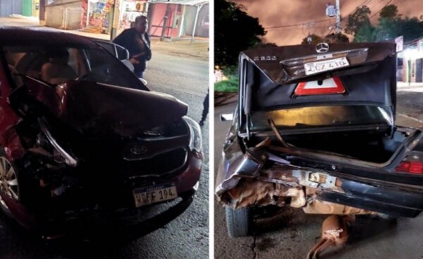 Borracha choca contra un automóvil estacionado