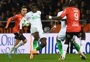 El Lorient respira tras remontar un 0-2 y golear 6-2 al Saint-Etienne - Fútbol Internacional - ABC Color
