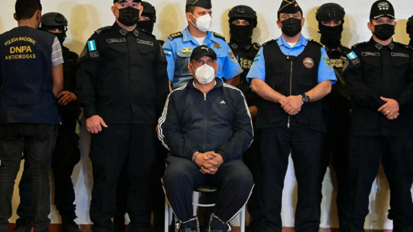 Juez autoriza extradición de ex jefe policial hondureño a EEUU por narcotráfico