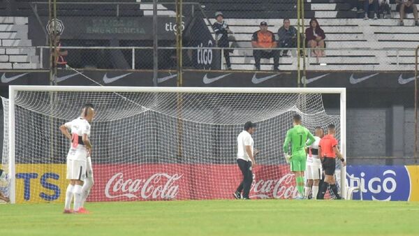 Facundo Bruera rompió las redes de Olimpia, literalmente