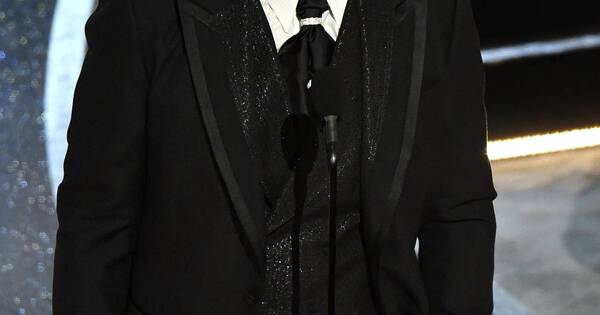 La Nación / Will Smith no podrá asistir a los Oscar por una década