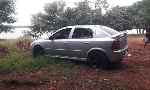 Abandonan automóvil utilizado por bandidosque intentaron asaltar a un taxista en CDE – Diario TNPRESS