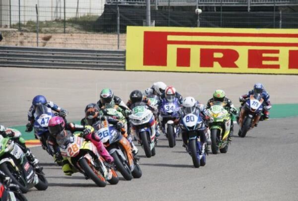 Razgatlioglu hace pole con récord de vuelta; Bautista y Rea en primera fila