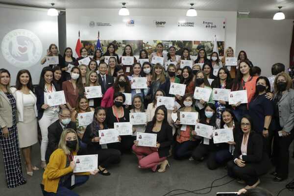 Mujeres de siete departamentos fueron capacitadas en innovación para fortalecer sus emprendimientos - .::Agencia IP::.