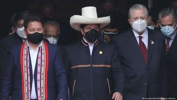 Perú: Fiscalía pide medidas cautelares para los políticos Guido Bellido y Vladimir Cerrón