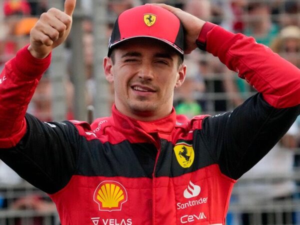 Diario HOY | Leclerc se hace con la pole en un mal día para Alonso y Sainz Jr. en Melbourne