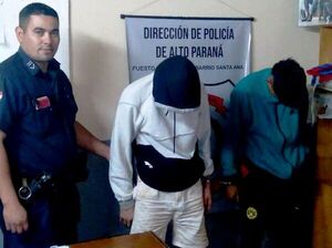 Reducen a golpes a motochorros que intentaron asaltar a una mujer - ABC en el Este - ABC Color