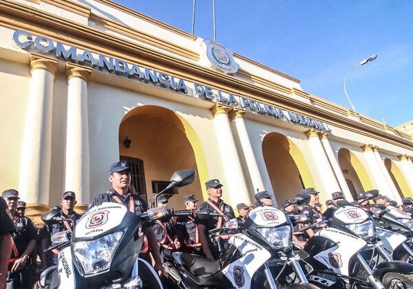 Comandante de la Policía ratifica "firme convicción de transparentar la institución" - .::Agencia IP::.