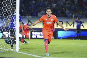 Ángel Romero anotó un gol y rescató al Cruz Azul
