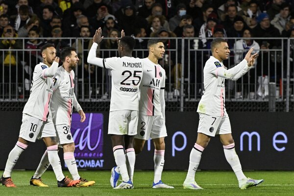Mbappé, Neymar y Messi se divierten con un 6-1 ante Clermont