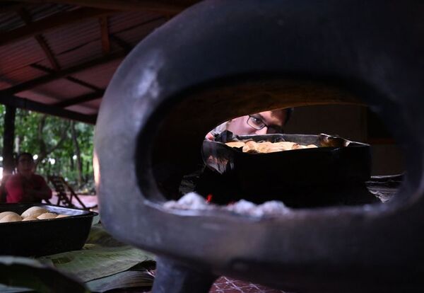 Tradición de fuego,  sabor y manos familiares - ABC Revista - ABC Color