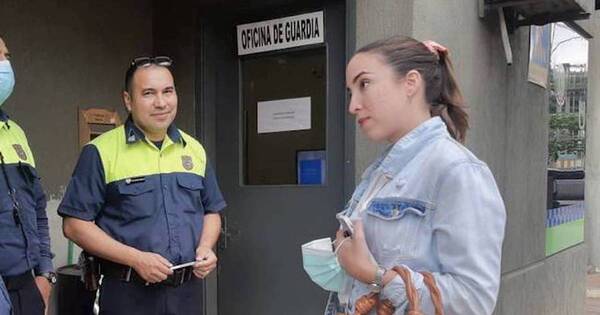 La Nación / Concejal se disculpa por sesionar al volante