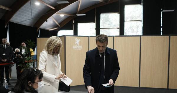 La Nación / Elecciones en Francia: Macron y Le Pen se ubican como los favoritos