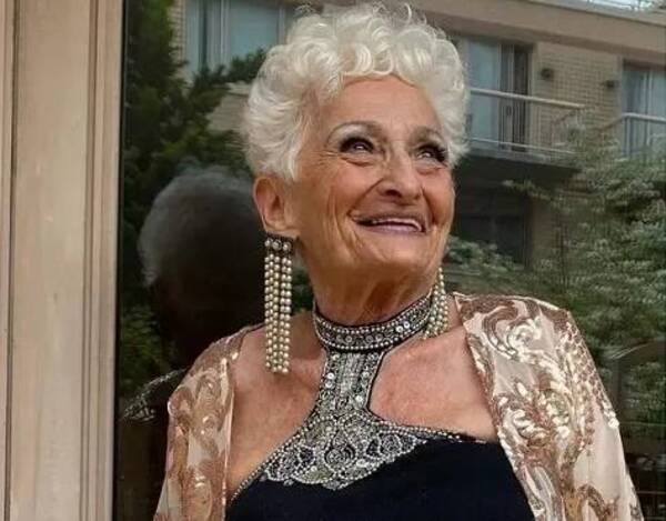 Crónica / Tiene 85 años y busca amantes en Tinder