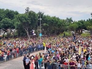 Semana Santa: multitudinaria presencia de fieles en Caacupé - Nacionales - ABC Color