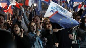 Macron y Le Pen empatados en presidenciales, según primer sondeo
