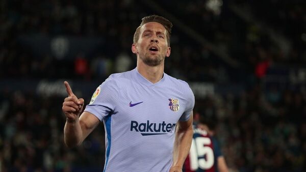 Barcelona remonta ante el Levante