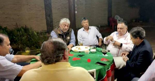 La Nación / Cena que muestra grietas al interior de la izquierda