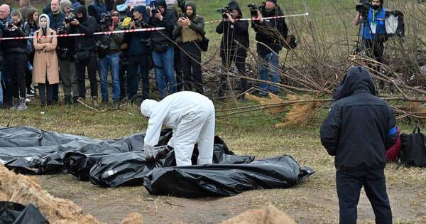 La Nación / Hallan más de 1.200 cuerpos cerca de Kiev
