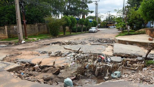 Por exponer a ciudadanos a peligrosos baches buscan demandar a comunas