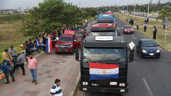 Camioneros rechazan subsidio y amenazan con cerrar rutas en Semana Santa