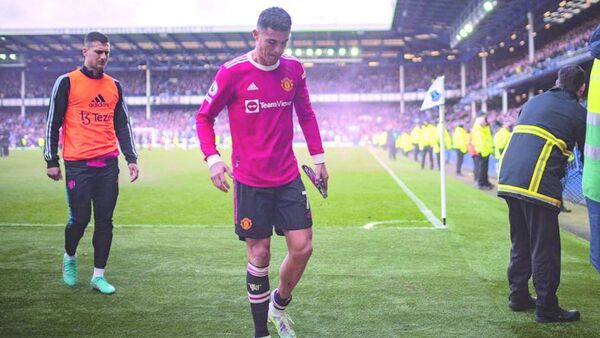 Mamá de mitã'i autista acusó a Cristiano Ronaldo de agresión