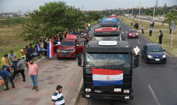 CAMIONEROS RECHAZAN SUBSIDIO Y AMENAZAN CON CERRAR RUTAS EN SEMANA SANTA - Itapúa Noticias