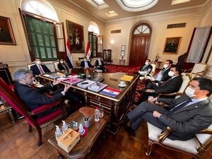 Presidente analiza con el Equipo Económico alternativas para estabilizar precio del combustible - .::Agencia IP::.