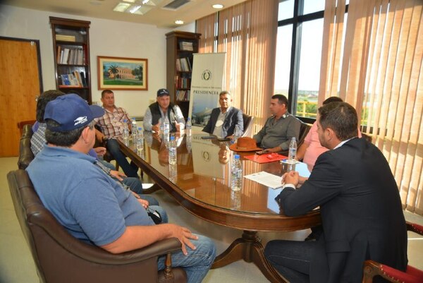 Diario HOY | Camioneros piden frenar proyecto del Fondo de Estabilización y entablar mesa de diálogo