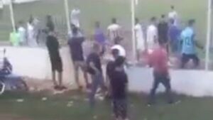 Batalla campal en una cancha por retarle al pasapelotas