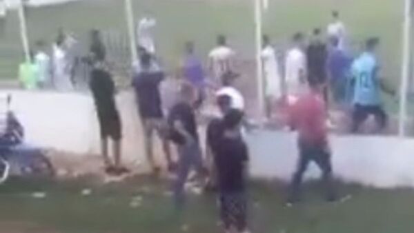 Batalla campal en una cancha por retarle al pasapelotas