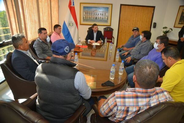 Camioneros exigen postergación de tratamiento de ley de subsidio a combustibles - Nacionales - ABC Color