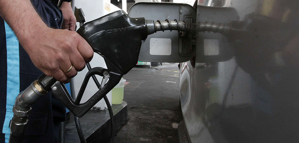 Trabajadores de emblemas privados exigen derogación de subsidio a Petropar | Radio Regional 660 AM