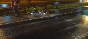 Motociclista sufre graves quemaduras durante accidente - La Clave