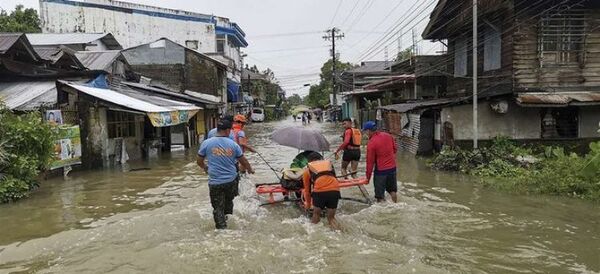 Al menos 24 muertos en Filipinas por deslizamientos de tierra e inundaciones