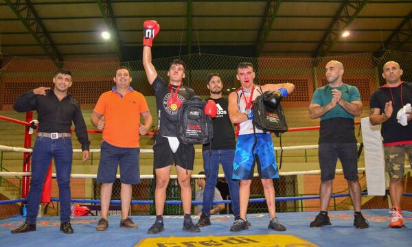 Noche de boxeo en el polideportivoCarlos Barreto Sarubbi de C. del Este – Diario TNPRESS