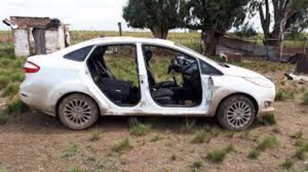 Diario HOY | Nuevo modo: roban autos y los carnean al momento, en último caso no terminan el "trabajo"