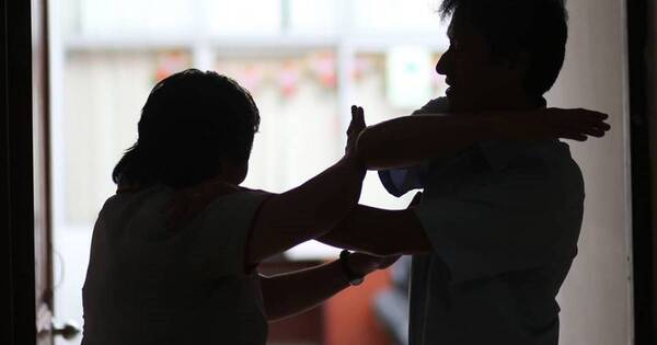 La Nación / Joven agredió a su madre, pero no fue denunciado para evitar que vaya preso