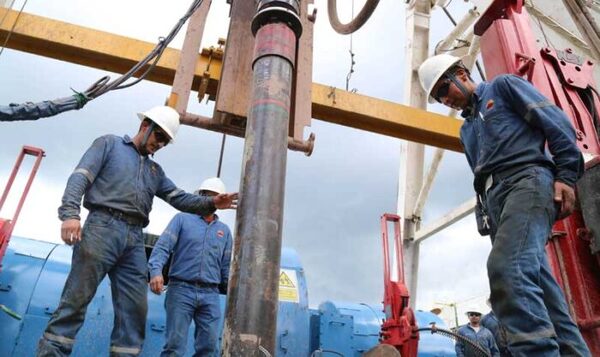 Diario HOY | El petróleo Brent baja un 3,94 %, hasta 98,5 dólares