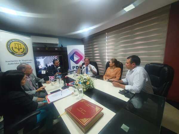 Lanzan alto curso de Especialización y Máster en Justicia Constitucional y Derechos Humanos - PDS RADIO