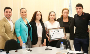 Junta Municipal entrega reconocimiento póstumo a familiares de Oscar Coronel - OviedoPress