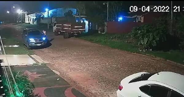 La Nación / Hernandarias: en el portón de su casa le robaron la camioneta a punta de pistola
