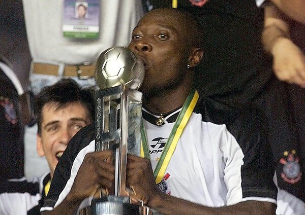 Exfutbolista colombiano Freddy Rincón, en estado crítico tras accidente de tránsito