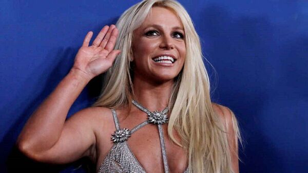 Britney Spears anuncia que está embarazada